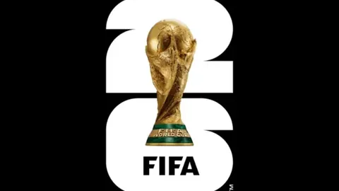 丹麦女足队长与瑞典女足队长国家队激战，私交情谊仍显。